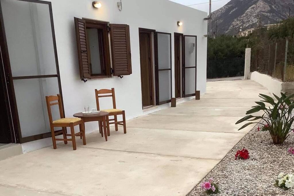 Haroupia Villa เอลาโฟนีซี ภายนอก รูปภาพ