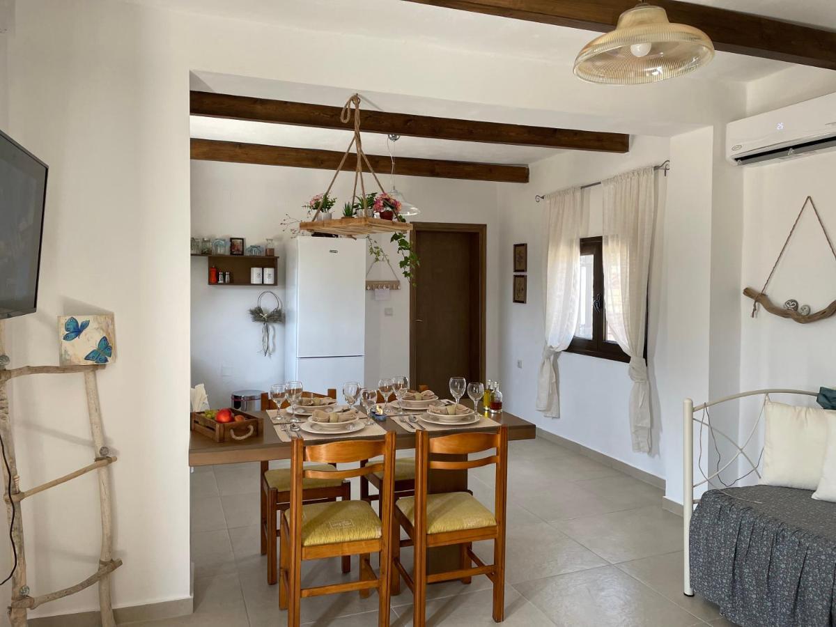 Haroupia Villa เอลาโฟนีซี ภายนอก รูปภาพ