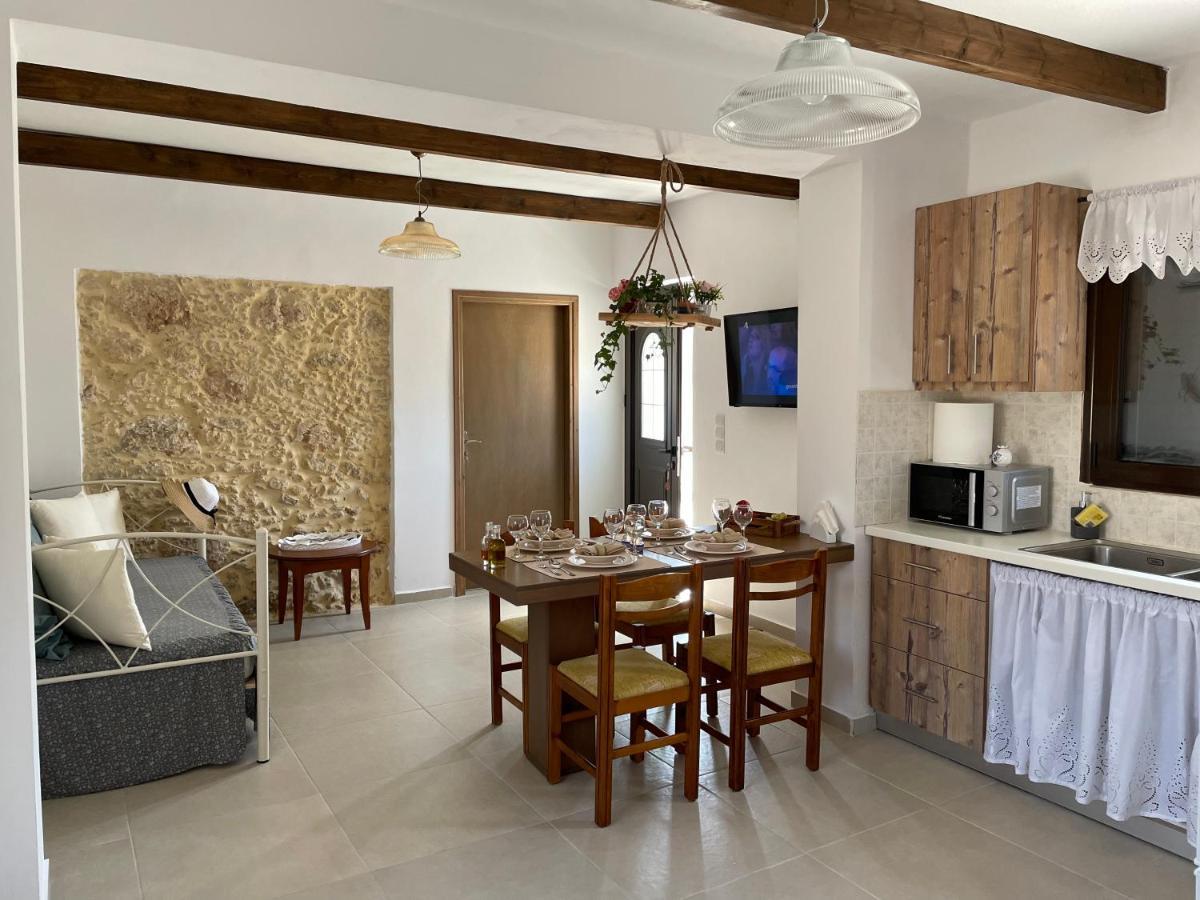 Haroupia Villa เอลาโฟนีซี ภายนอก รูปภาพ