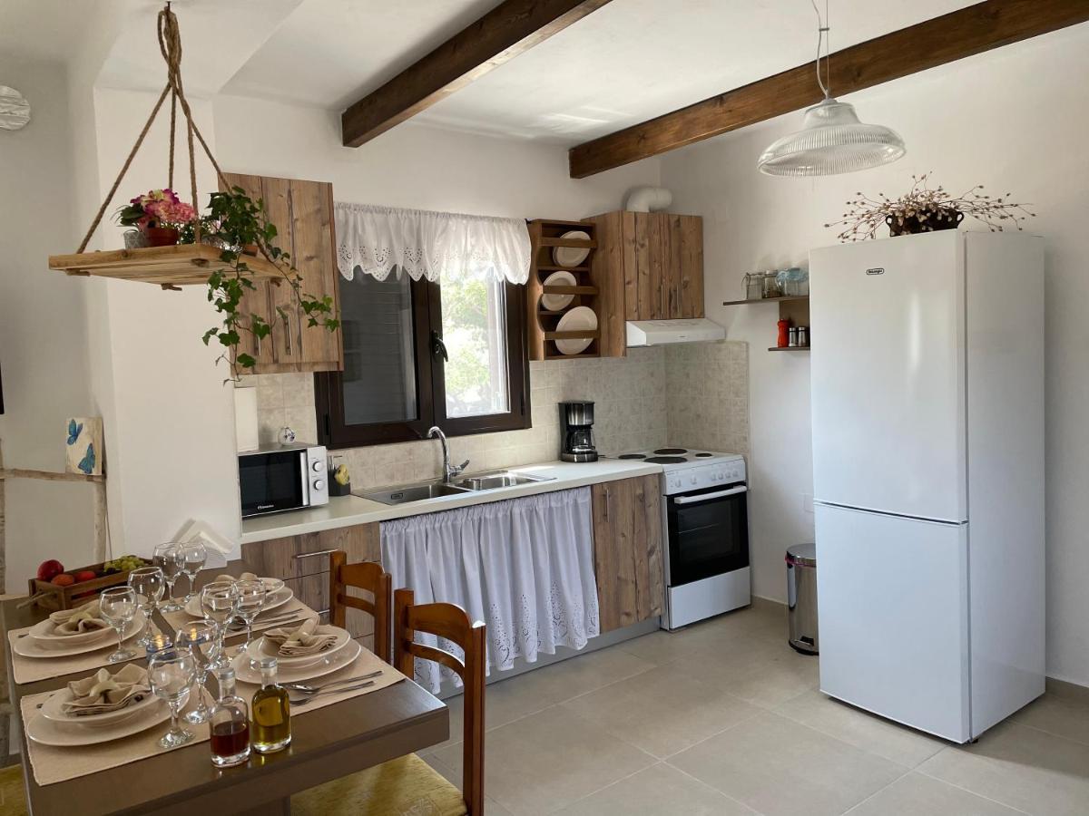 Haroupia Villa เอลาโฟนีซี ภายนอก รูปภาพ