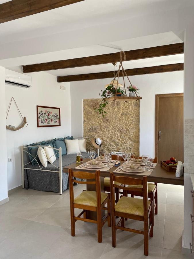 Haroupia Villa เอลาโฟนีซี ภายนอก รูปภาพ