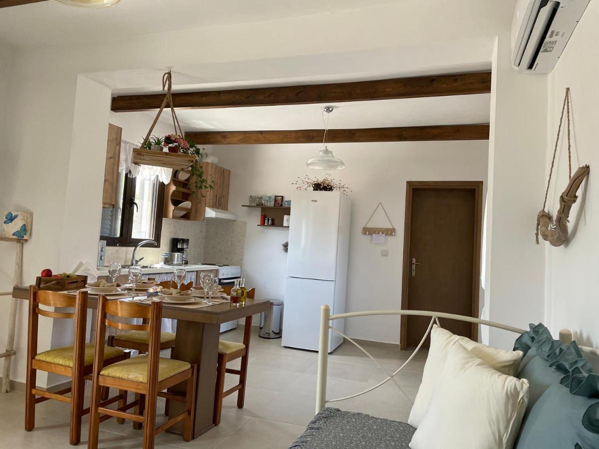 Haroupia Villa เอลาโฟนีซี ภายนอก รูปภาพ