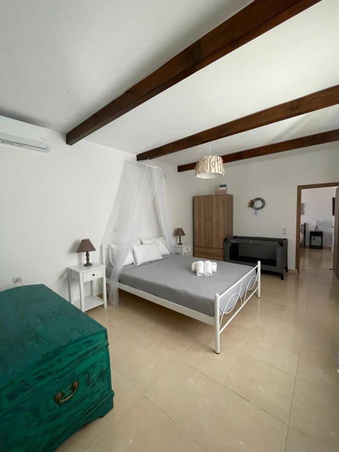 Haroupia Villa เอลาโฟนีซี ภายนอก รูปภาพ
