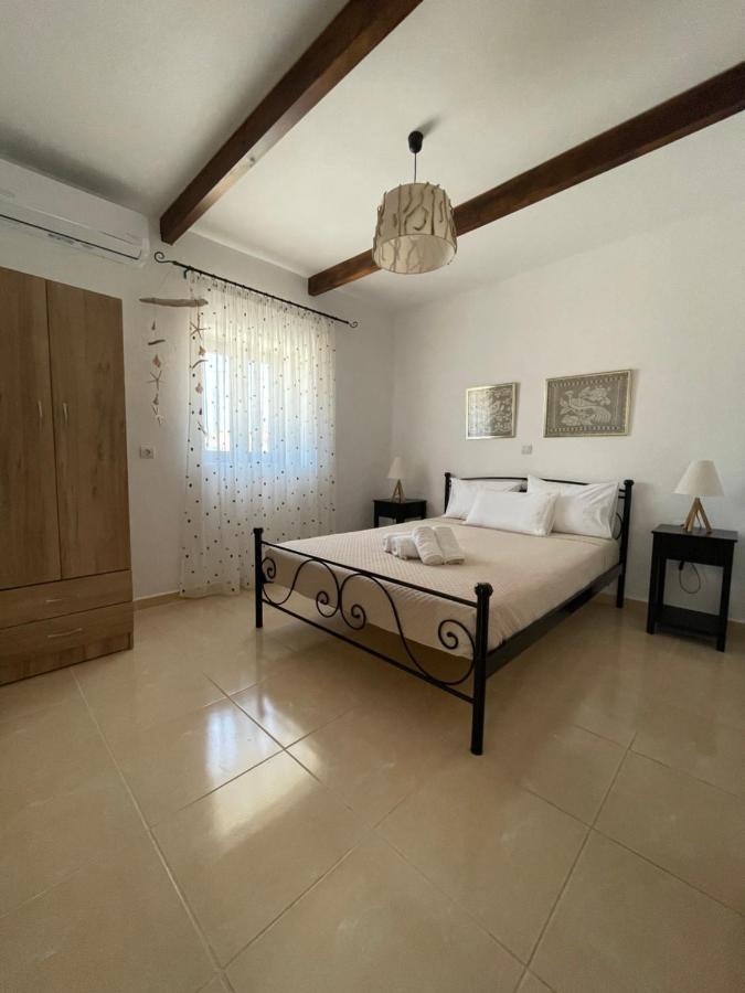 Haroupia Villa เอลาโฟนีซี ภายนอก รูปภาพ
